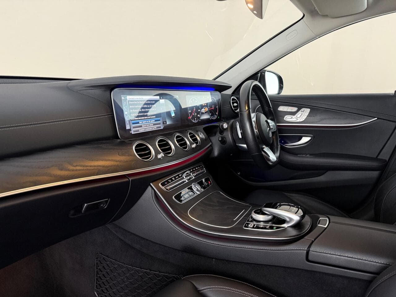 Mercedes-Benz E Class thumbnail Interior Front