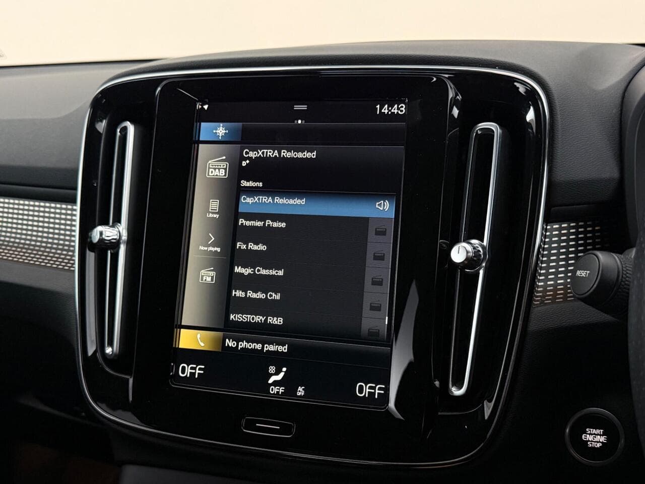 Volvo XC40 thumbnail Infotainment System