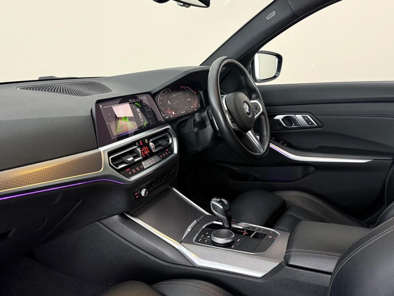 BMW 3 Series thumbnail Interior Front