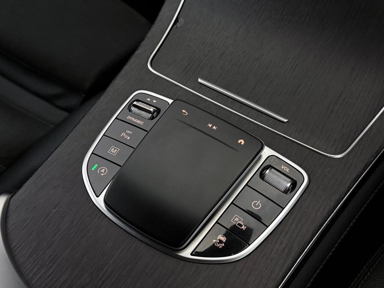 Mercedes-Benz GLC thumbnail Misc Controls