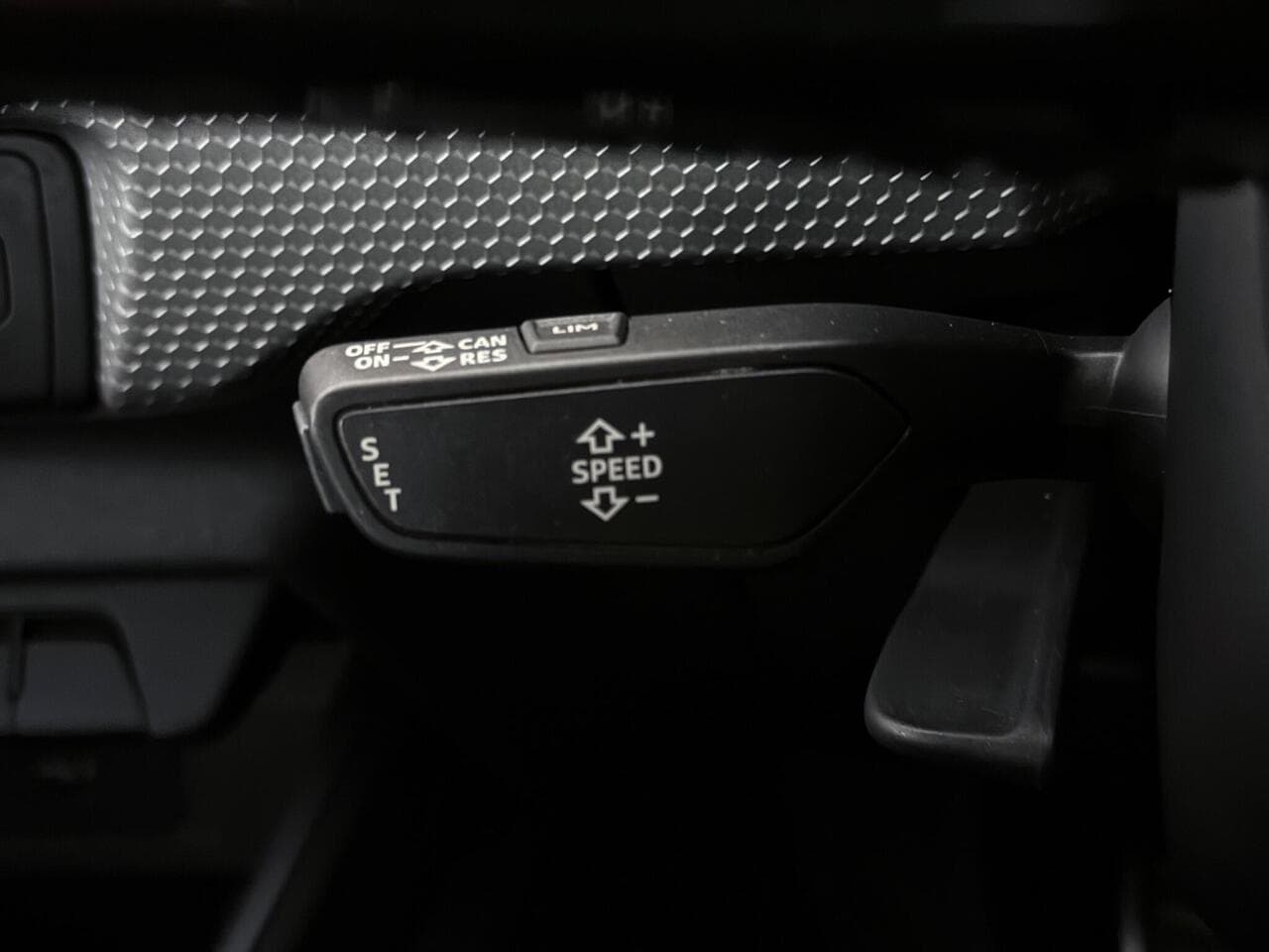 Audi A1 thumbnail Misc Controls
