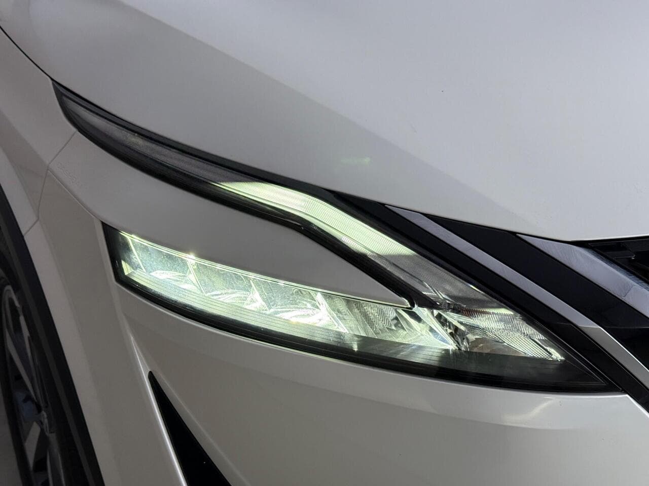 Nissan Qashqai thumbnail Lights Front