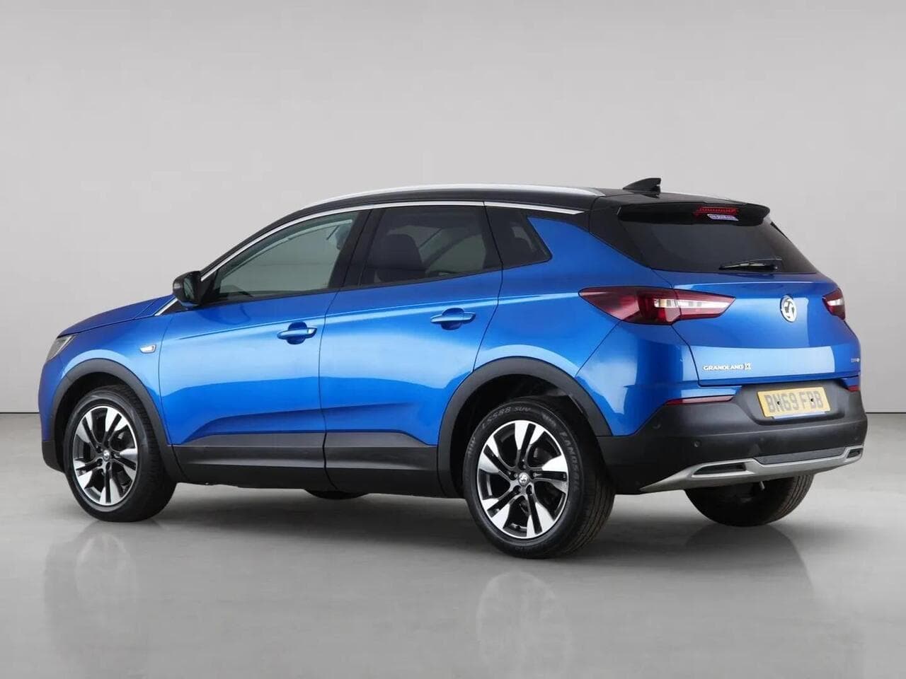 Vauxhall Grandland X thumbnail Rear Left