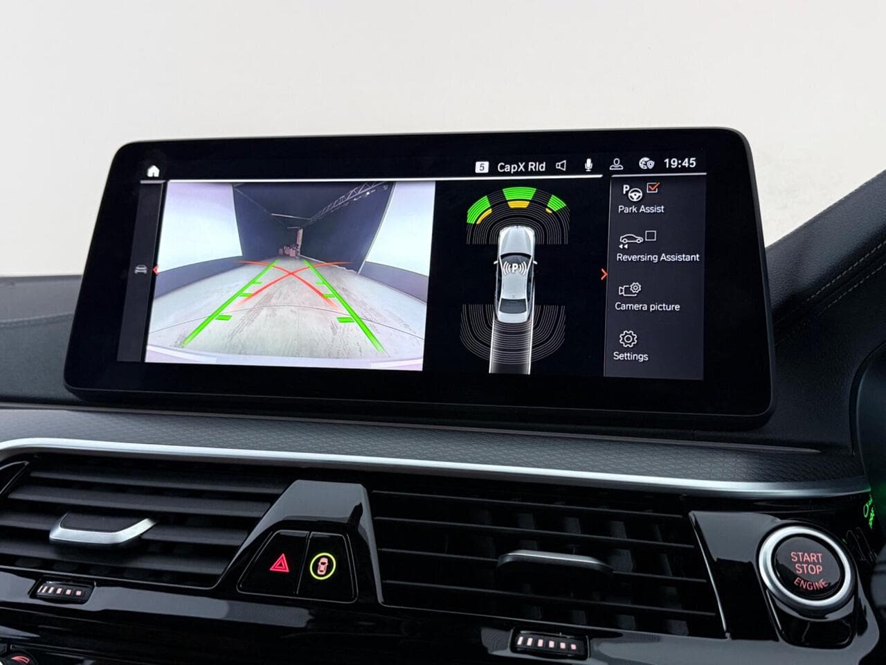 BMW 5 Series thumbnail Infotainment System