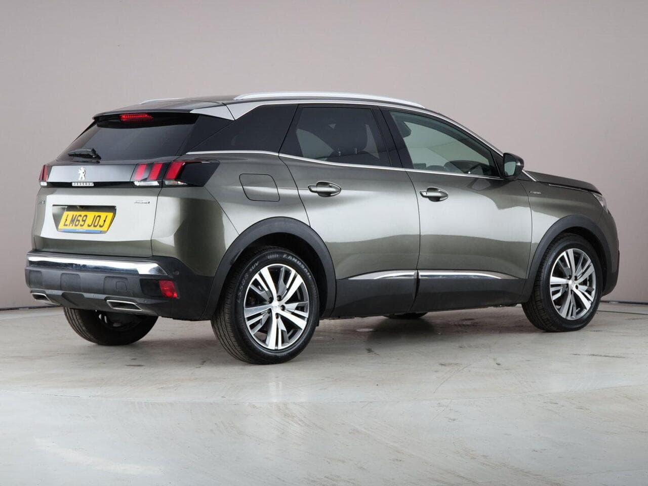 Peugeot 3008 thumbnail Rear Right