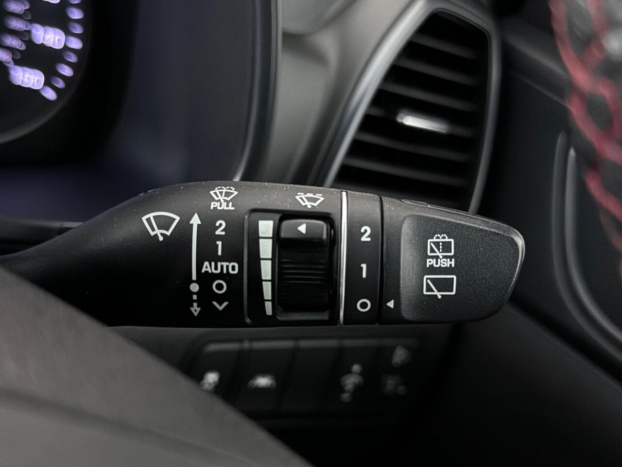 Hyundai TUCSON thumbnail Misc Controls