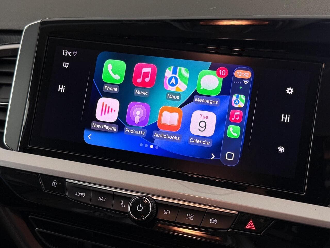 Vauxhall Grandland thumbnail Infotainment System