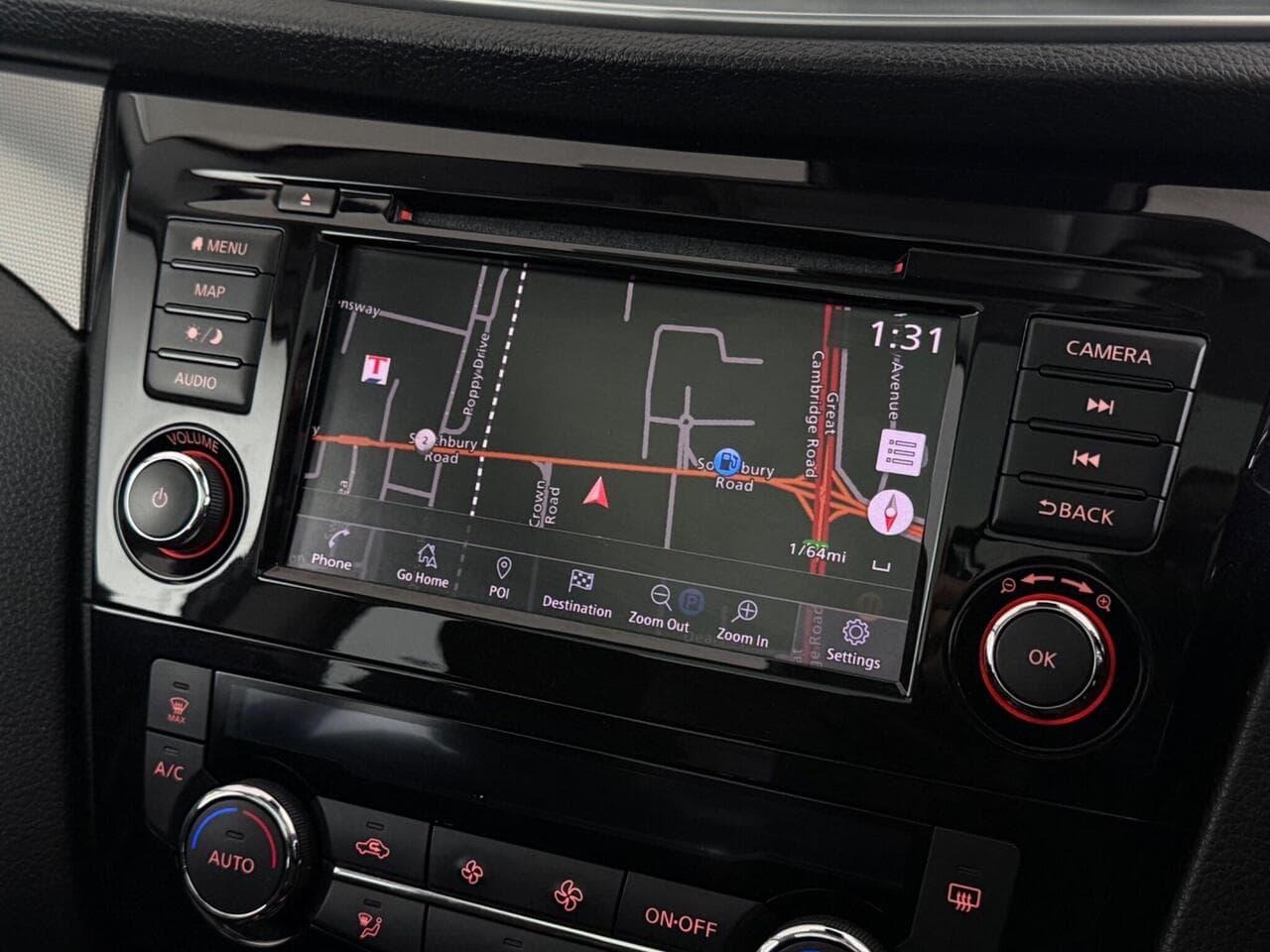 Nissan Qashqai thumbnail Infotainment System