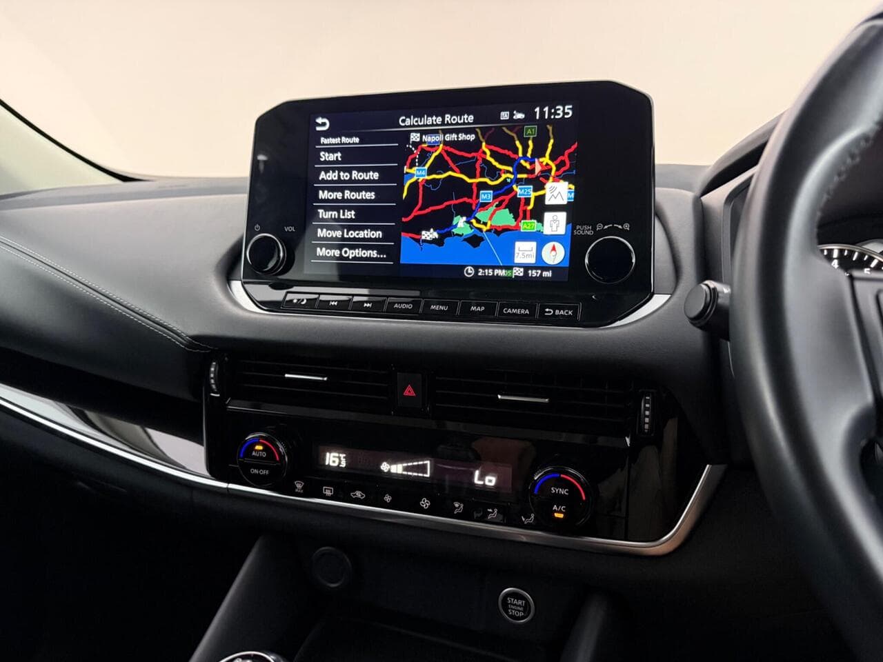 Nissan Qashqai thumbnail Infotainment System
