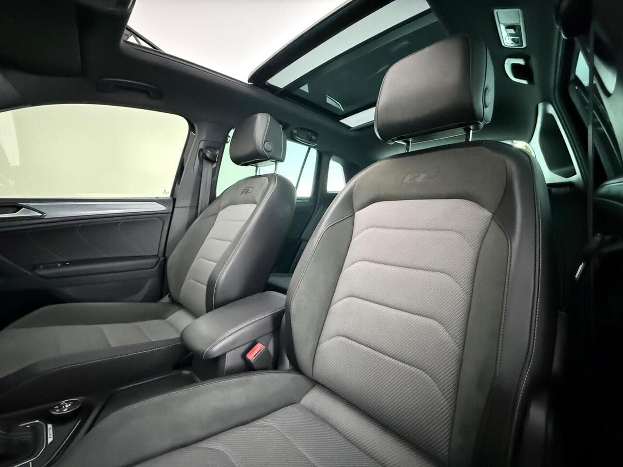 Volkswagen Tiguan thumbnail Seat Front Passenger