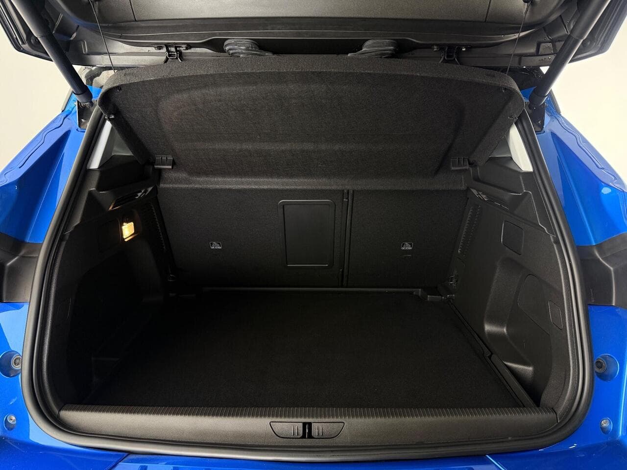 Vauxhall Grandland thumbnail Boot