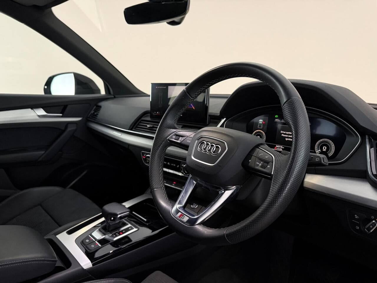 Audi Q5 thumbnail Interior Front