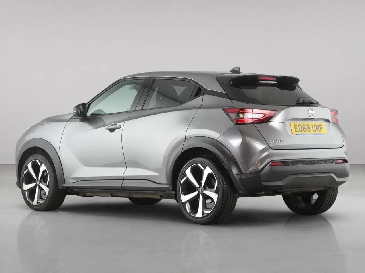 Nissan Juke thumbnail Rear Left
