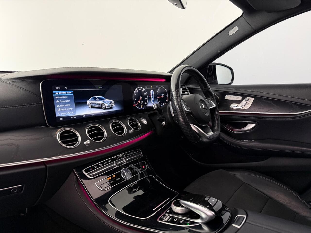 Mercedes-Benz E Class thumbnail Interior Front