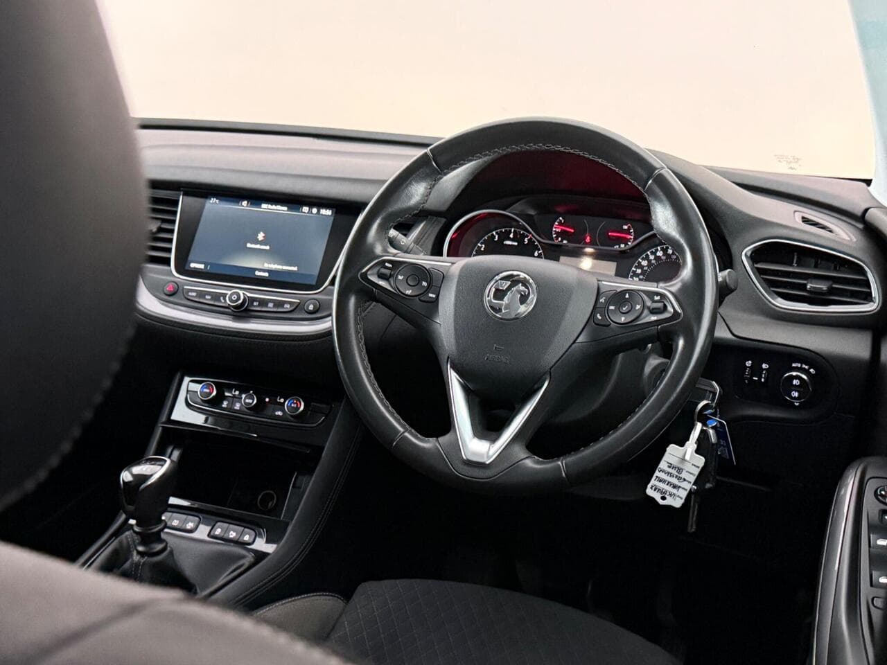 Vauxhall Grandland X thumbnail Steering Wheel