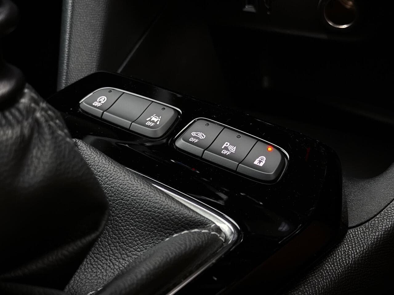 Vauxhall Mokka thumbnail Misc Controls