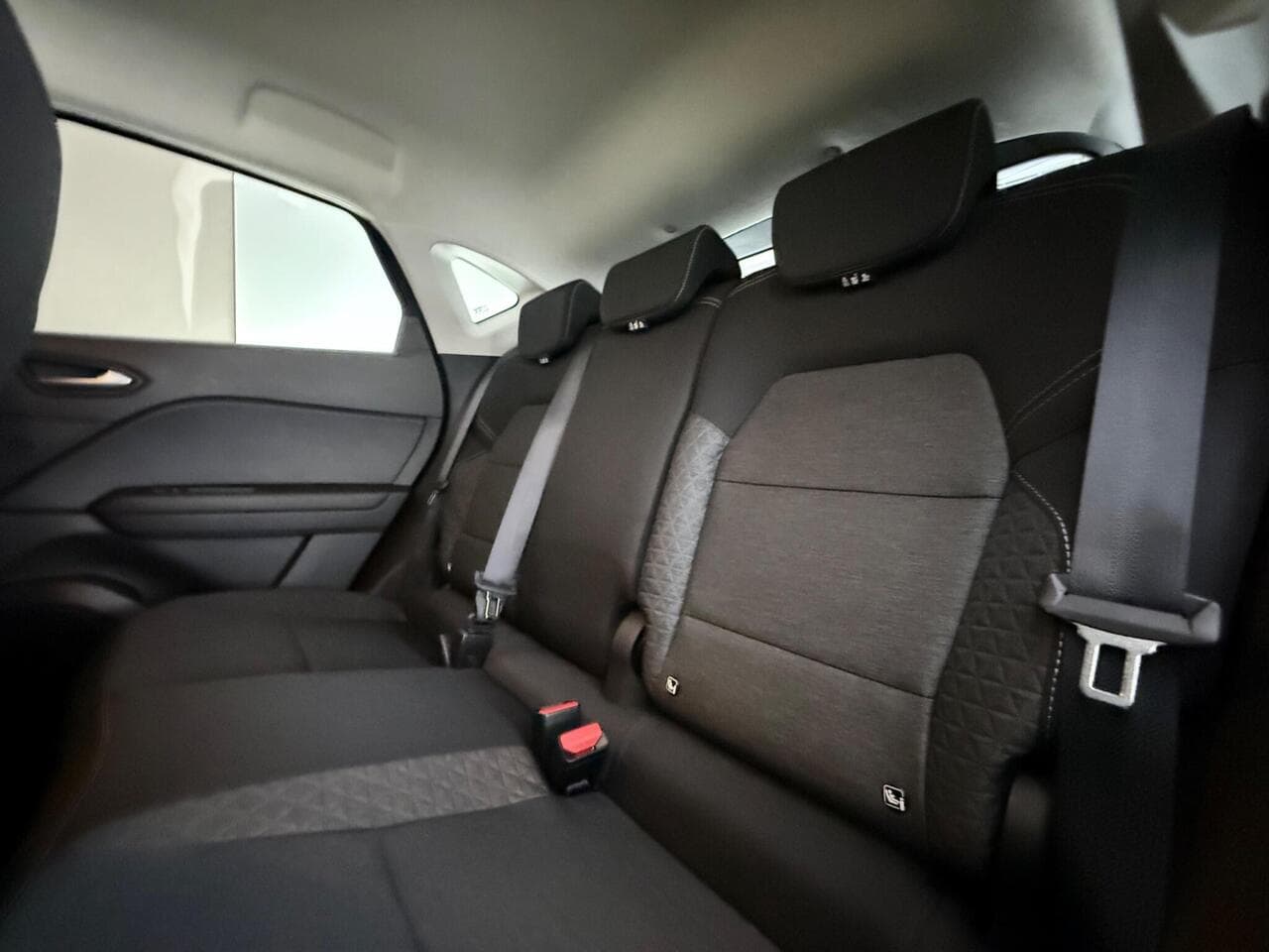 Renault Captur thumbnail Seats Rear
