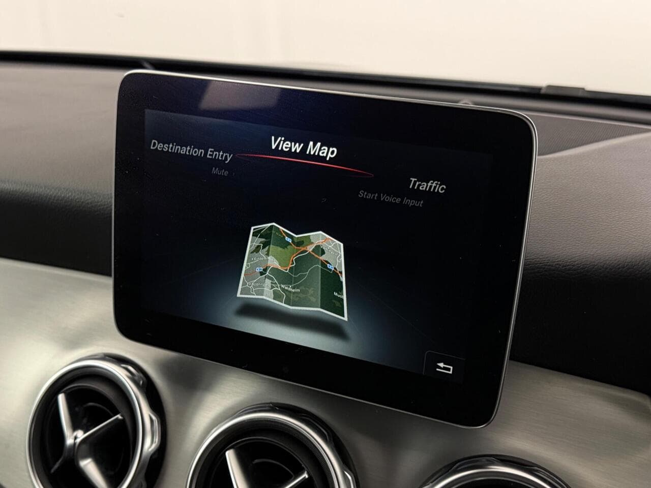Mercedes-Benz GLA thumbnail Infotainment System