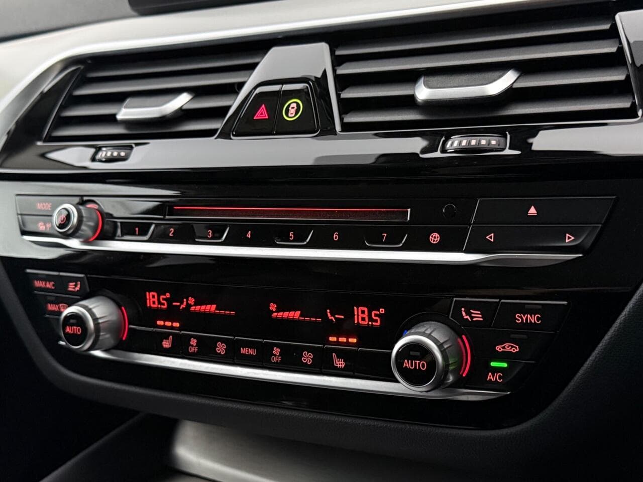 BMW 5 Series thumbnail Infotainment System