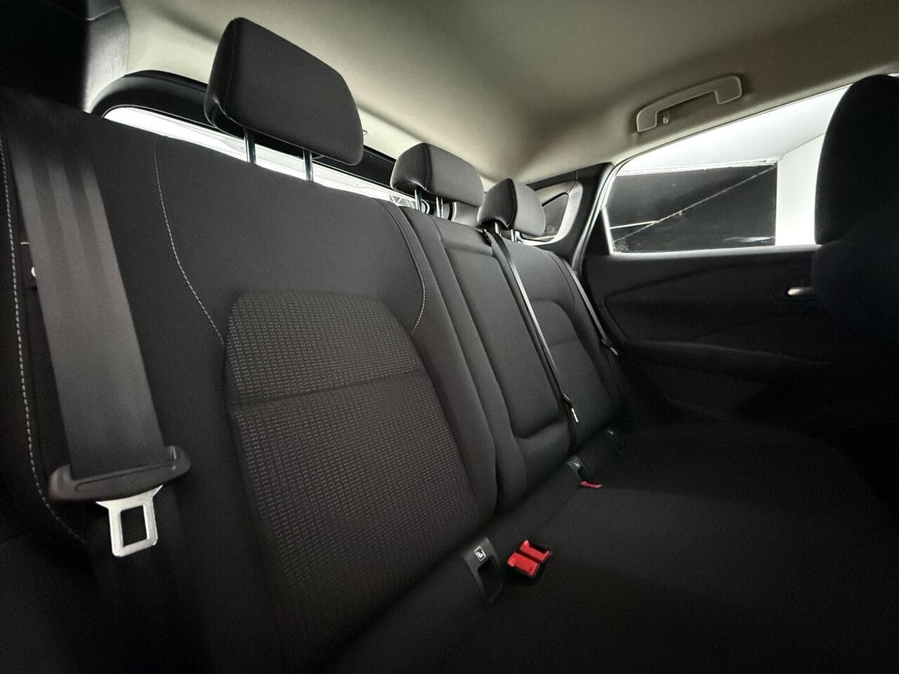 Nissan Qashqai thumbnail Seats Rear