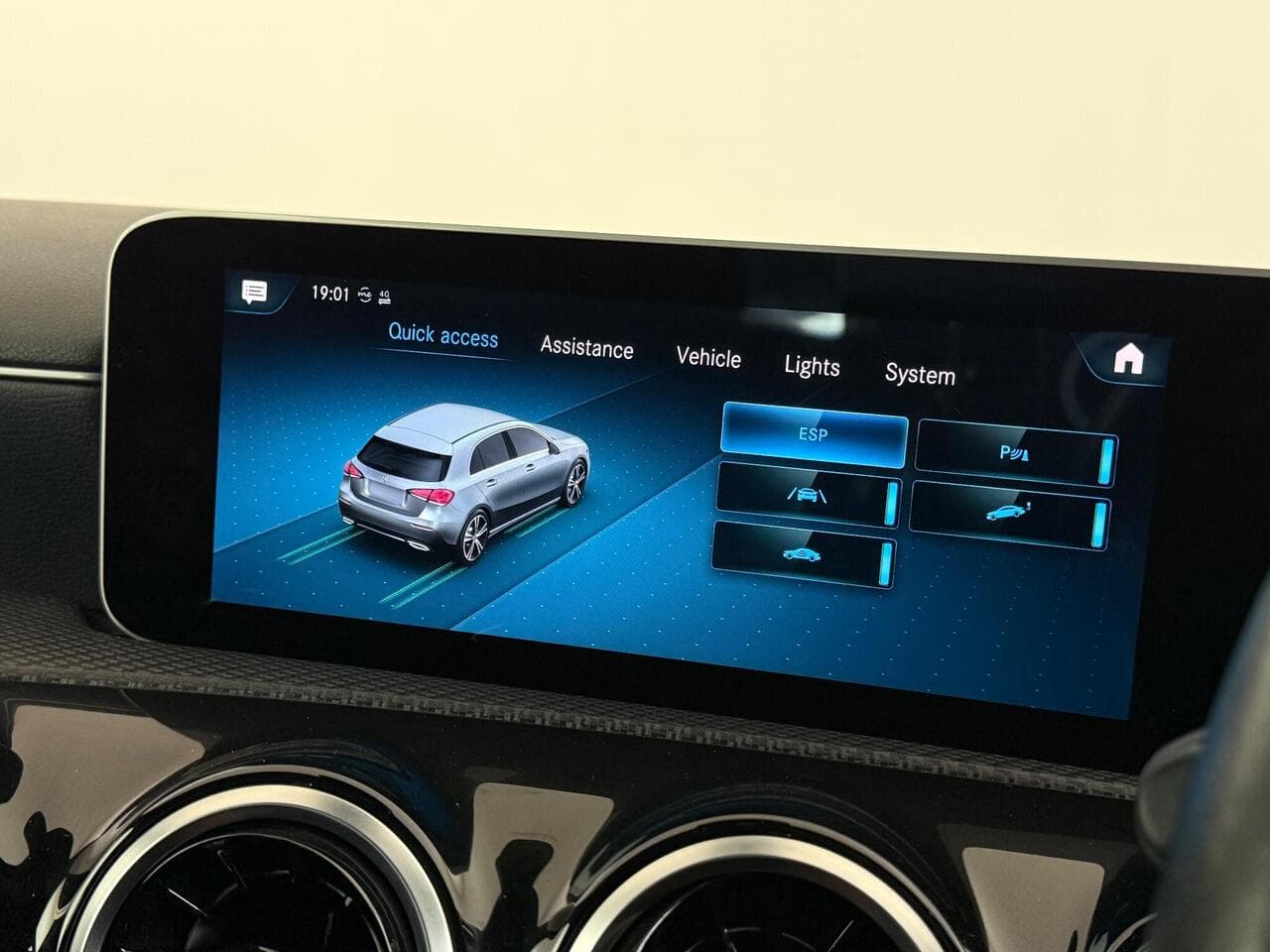 Mercedes-Benz A Class thumbnail Infotainment System