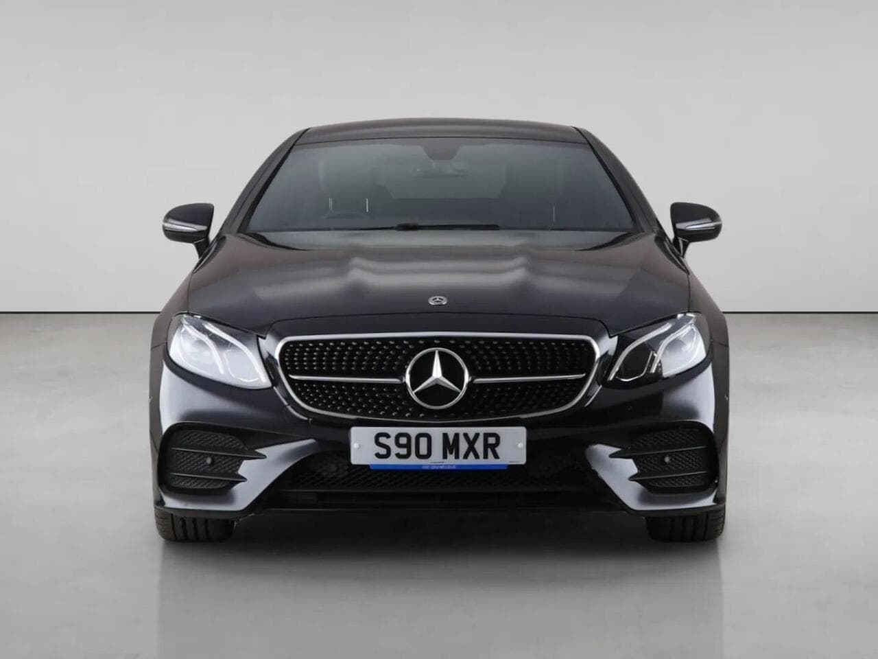 Mercedes-Benz E Class thumbnail Front