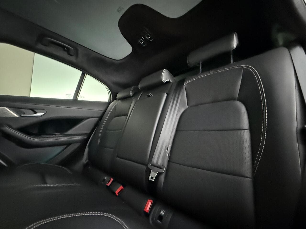 Jaguar I-PACE thumbnail Seats Rear