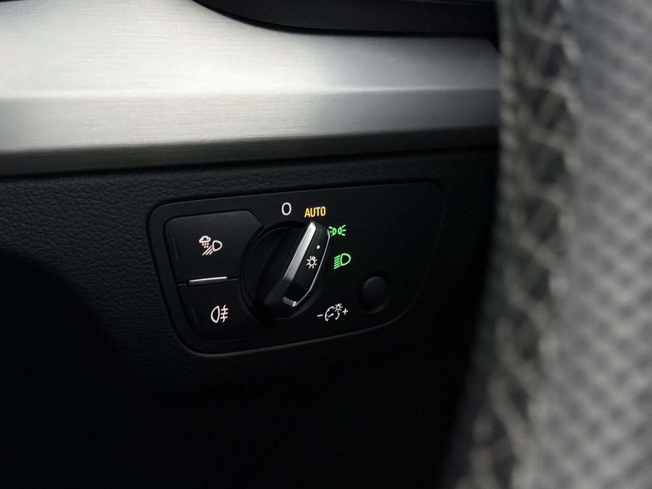 Audi Q5 thumbnail Misc Controls