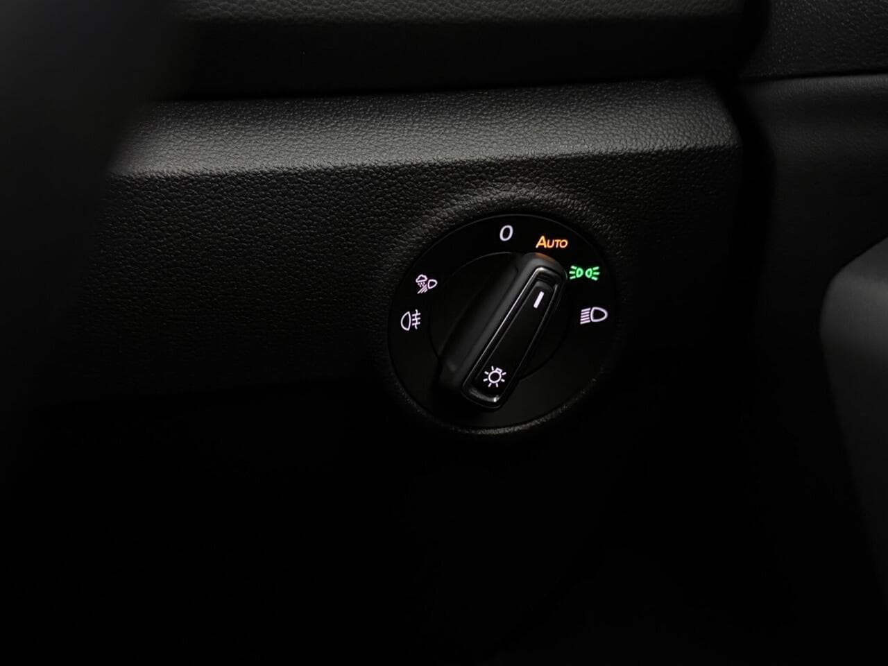 Volkswagen T-Roc thumbnail Misc Controls
