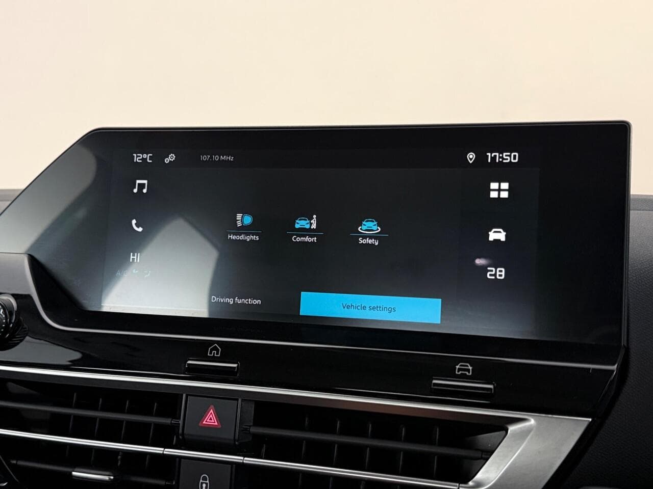 Citroen C4 thumbnail Infotainment System