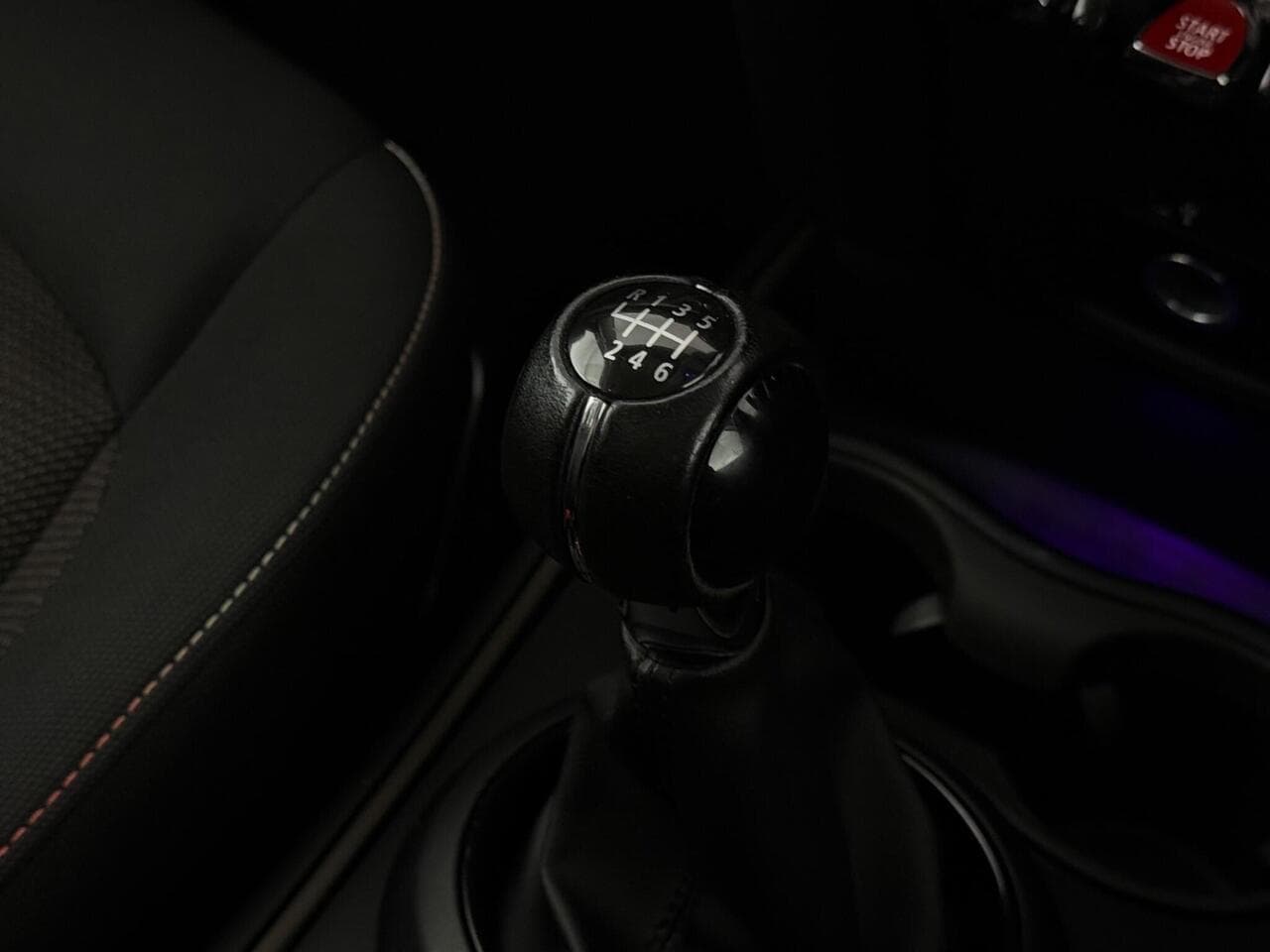 MINI Countryman thumbnail Interior Front