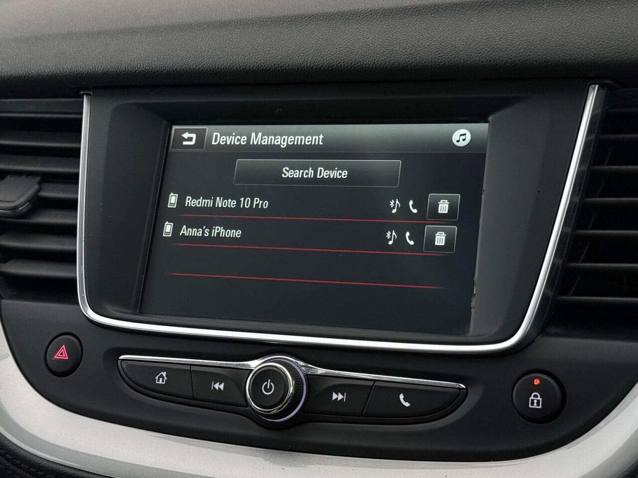 Vauxhall Grandland X thumbnail Infotainment System