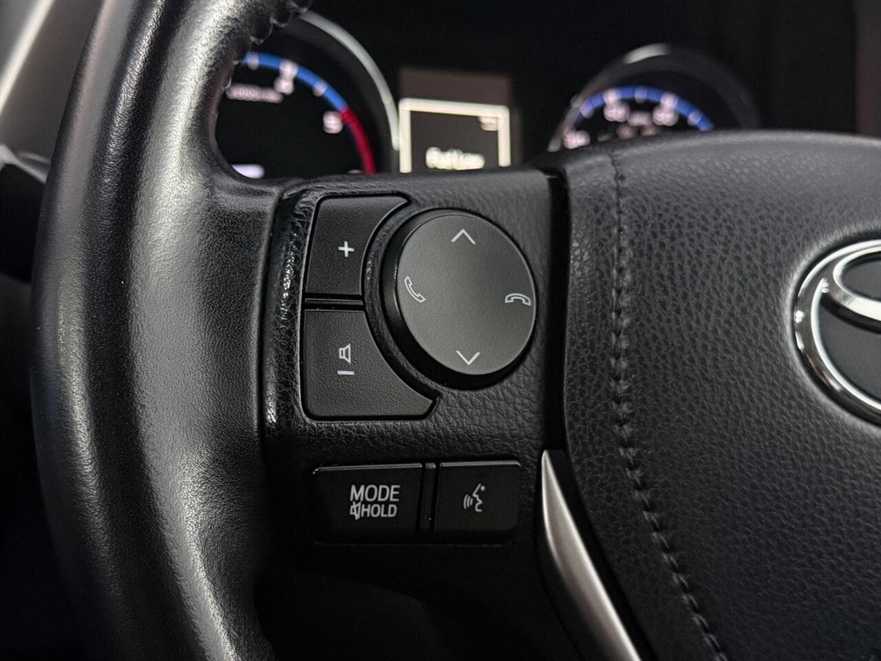 Toyota RAV4 thumbnail Misc Controls