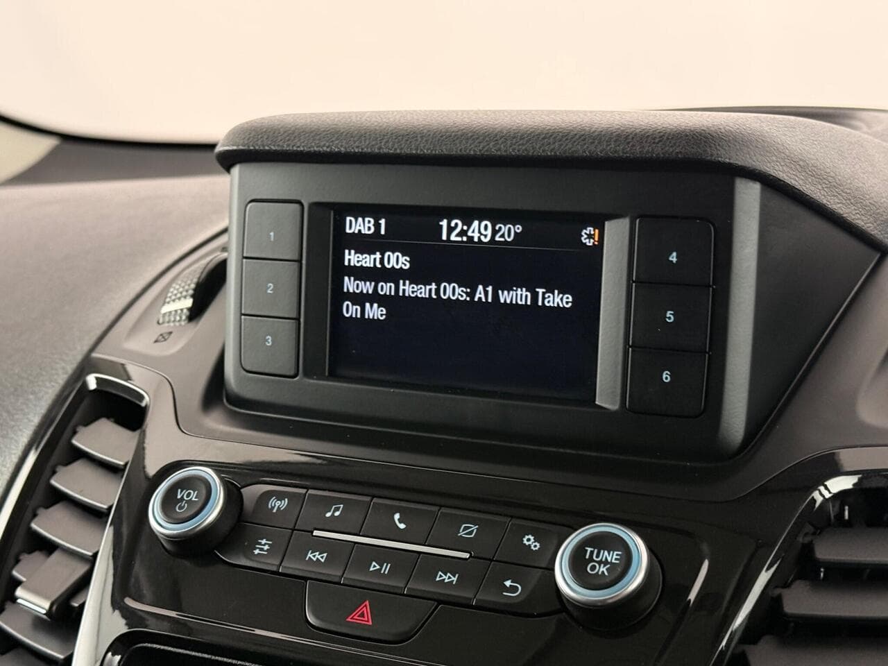 Ford Transit Connect thumbnail Infotainment System