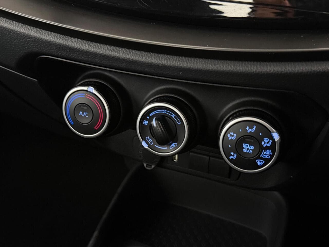 Toyota Aygo X thumbnail Misc Controls