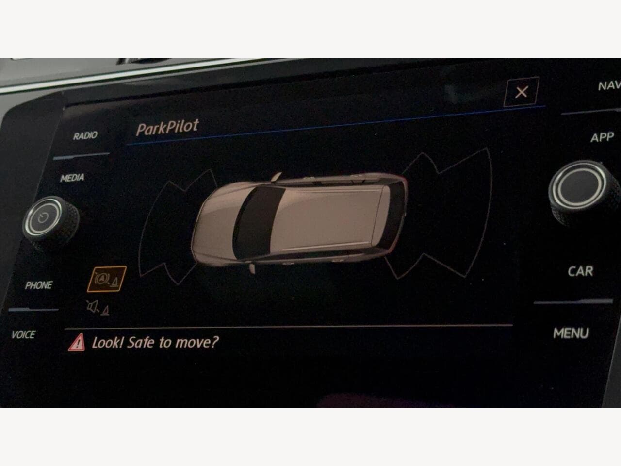 Volkswagen Tiguan Allspace thumbnail Infotainment System