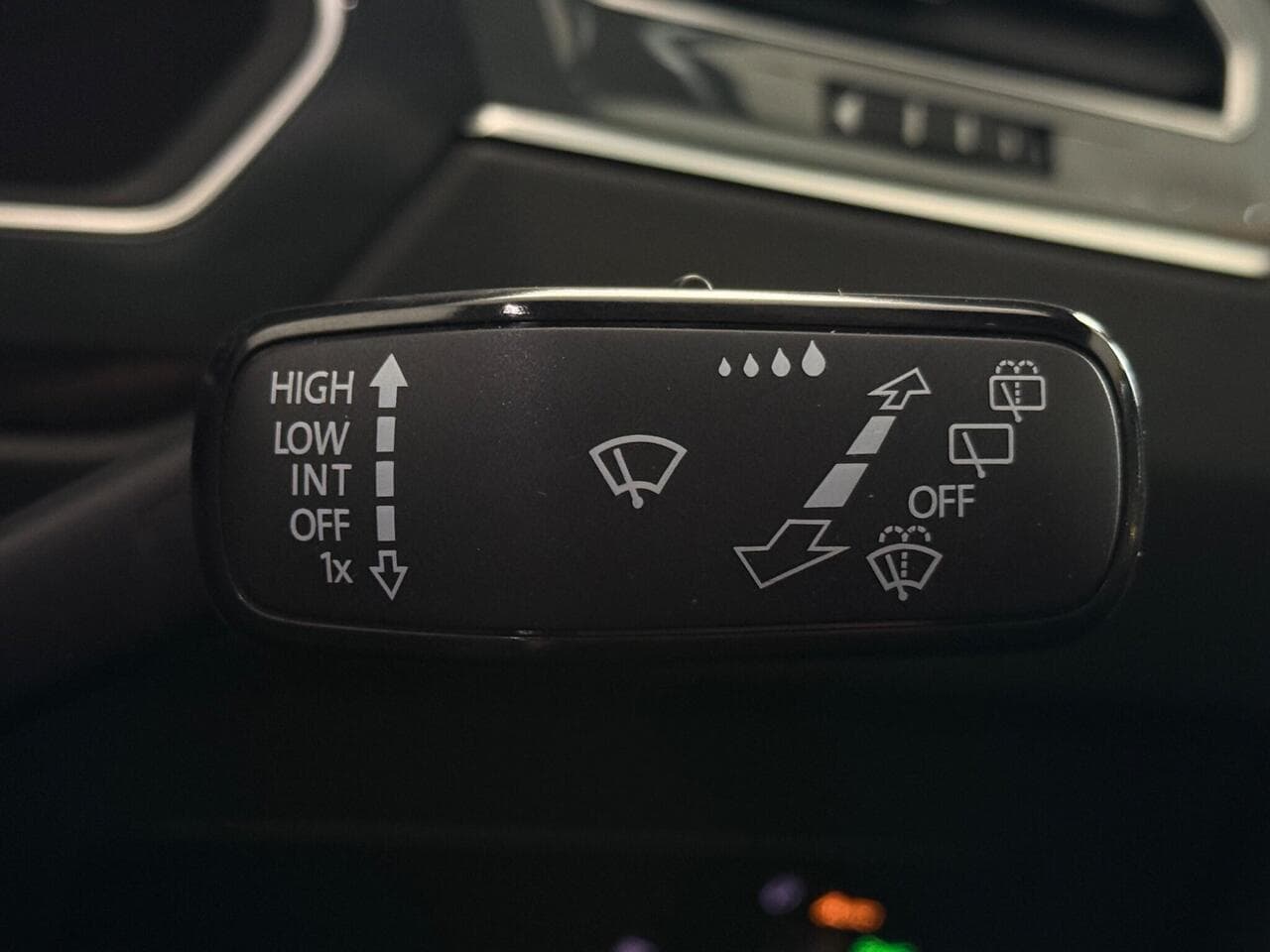 Volkswagen Tiguan thumbnail Misc Controls