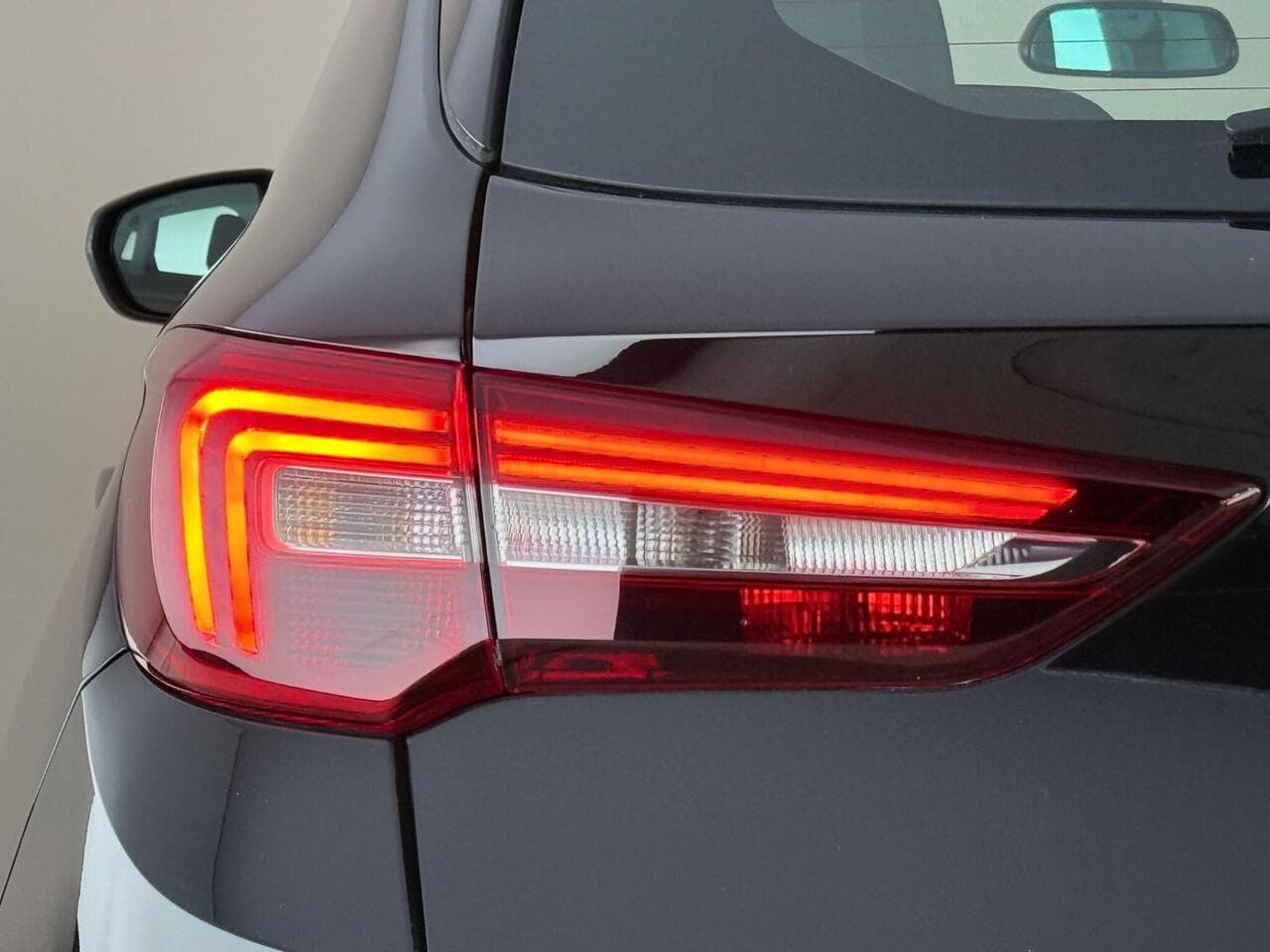 Vauxhall Grandland X thumbnail Lights Rear