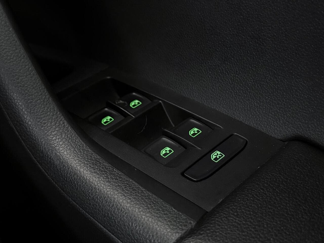 Skoda Octavia thumbnail Misc Controls