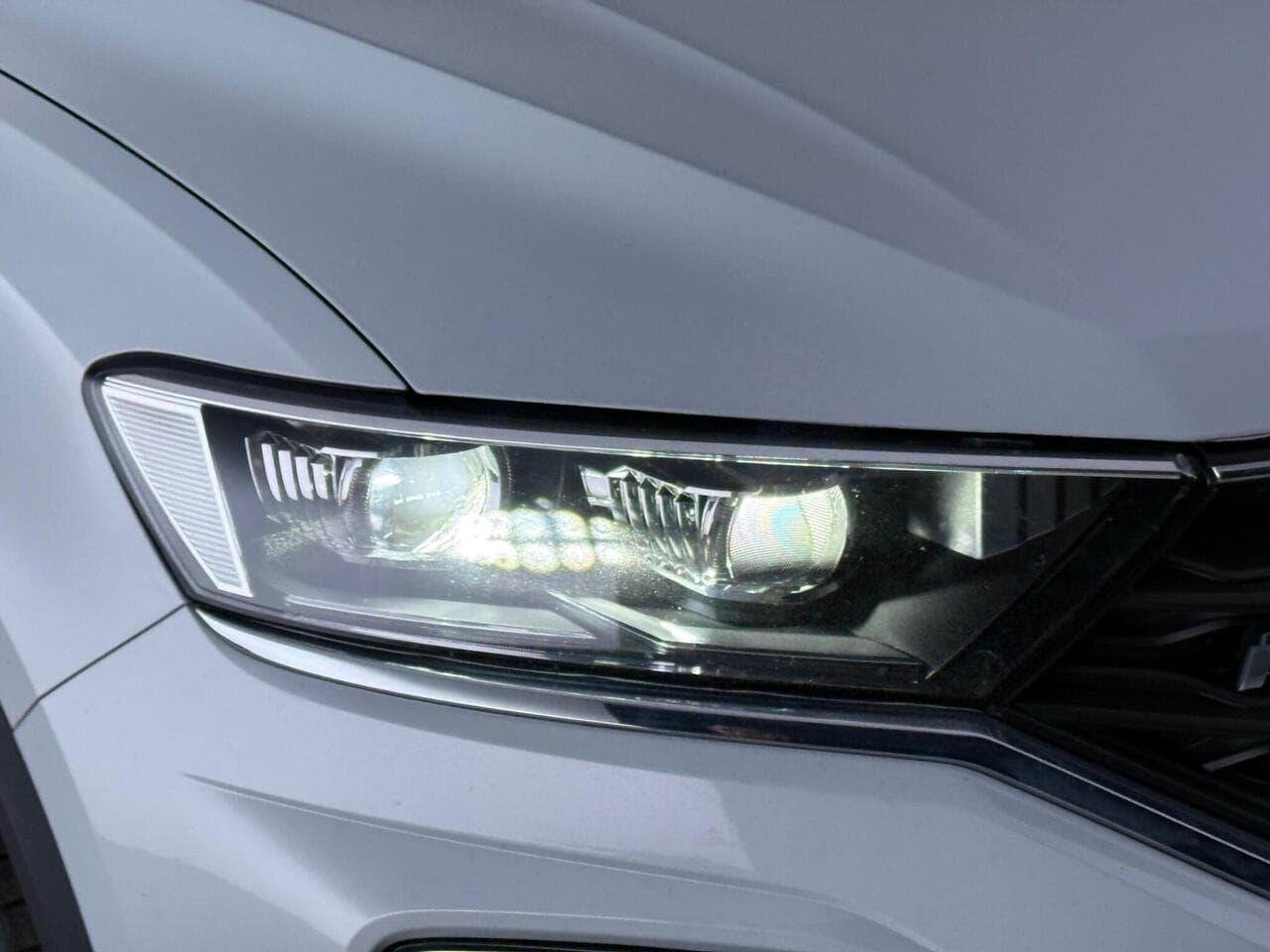 Volkswagen T-Roc thumbnail Lights Front