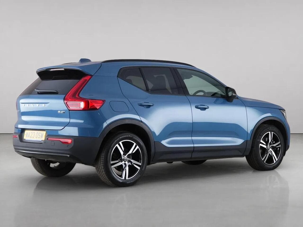 Volvo XC40 thumbnail Rear Right