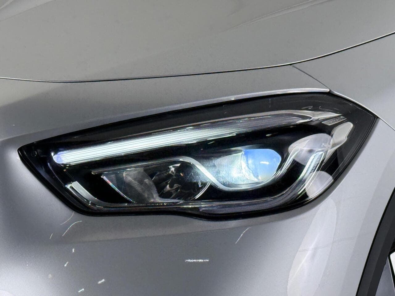 Mercedes-Benz GLA thumbnail Lights Front