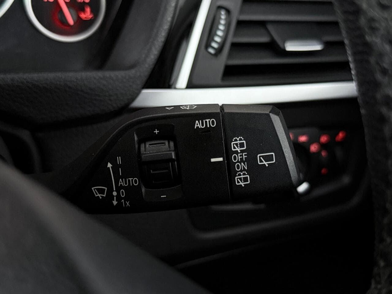 BMW 3 Series thumbnail Misc Controls