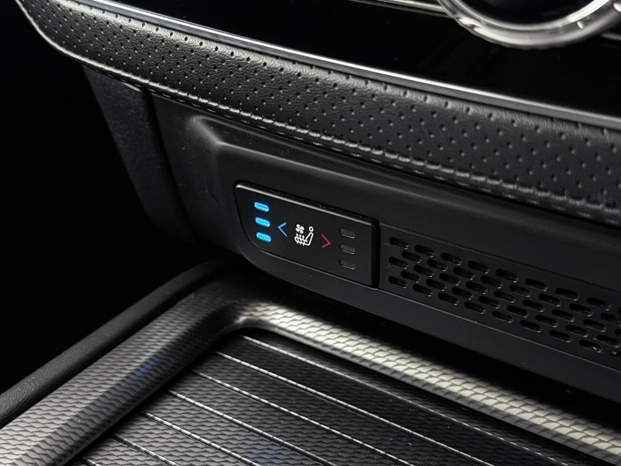 SsangYong Rexton thumbnail Misc Controls