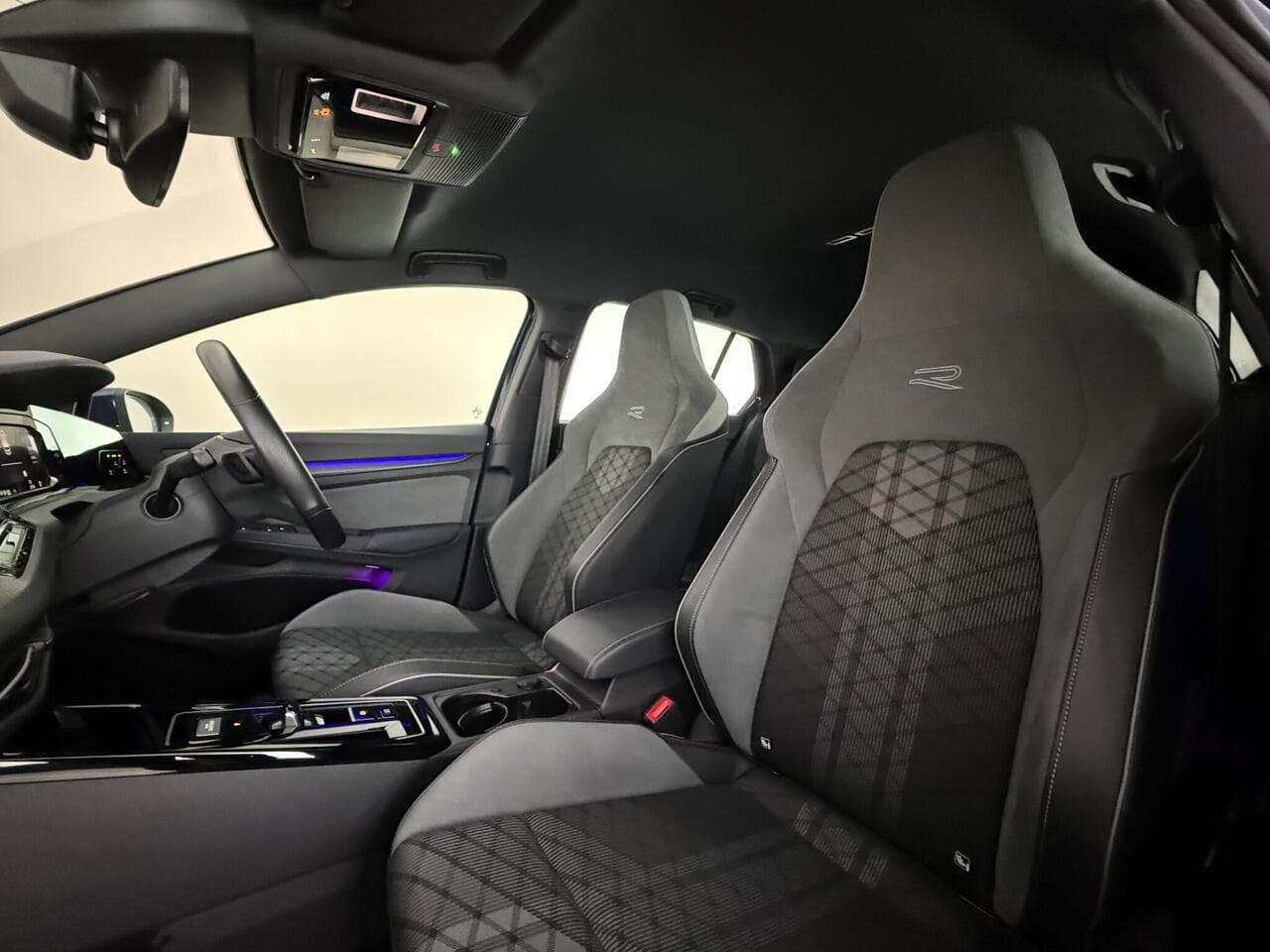 Volkswagen Golf thumbnail Seat Front Passenger
