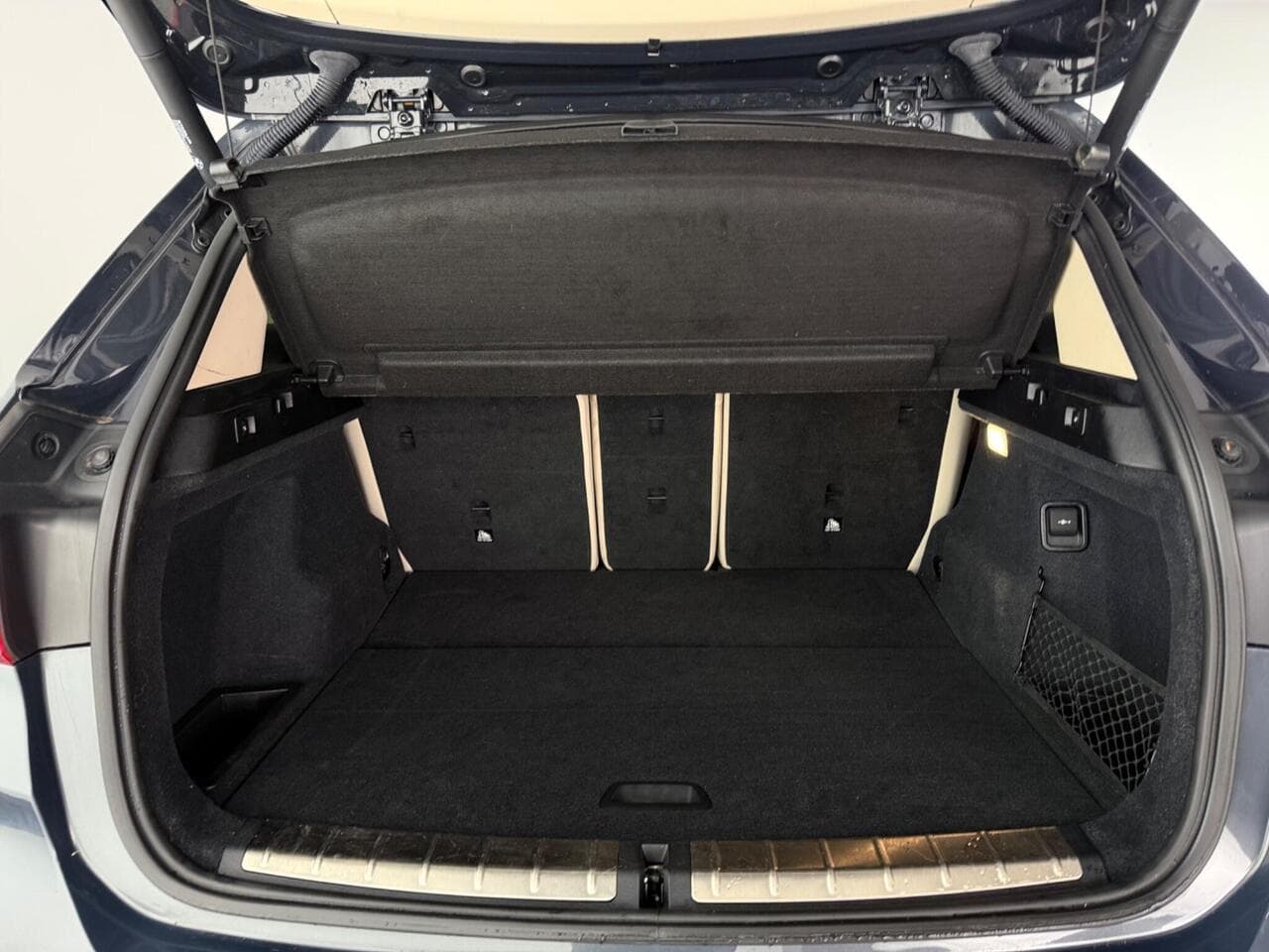 BMW X1 thumbnail Boot