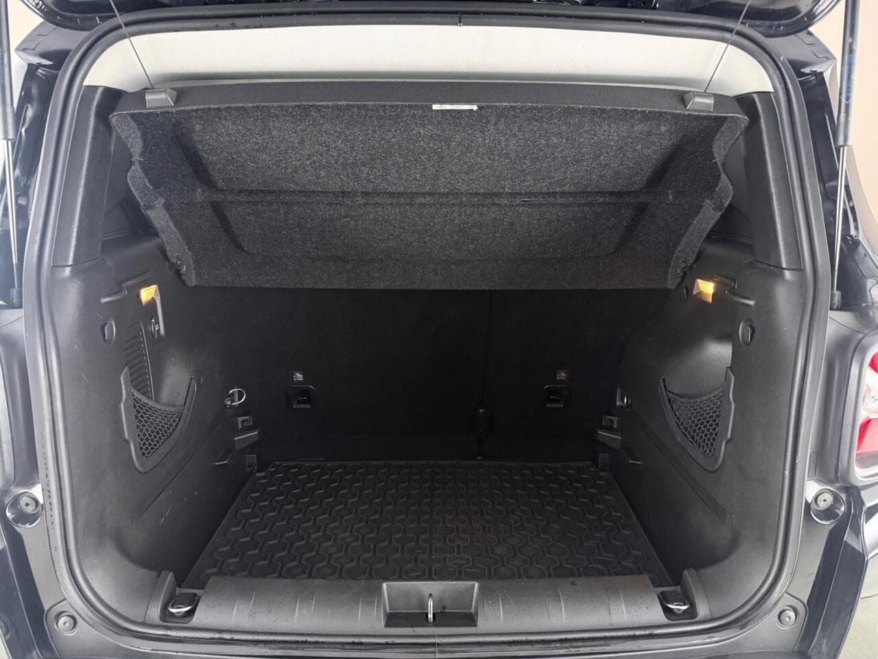 Jeep Renegade thumbnail Boot