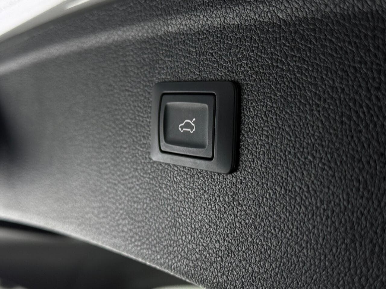 Audi Q5 thumbnail Misc Controls