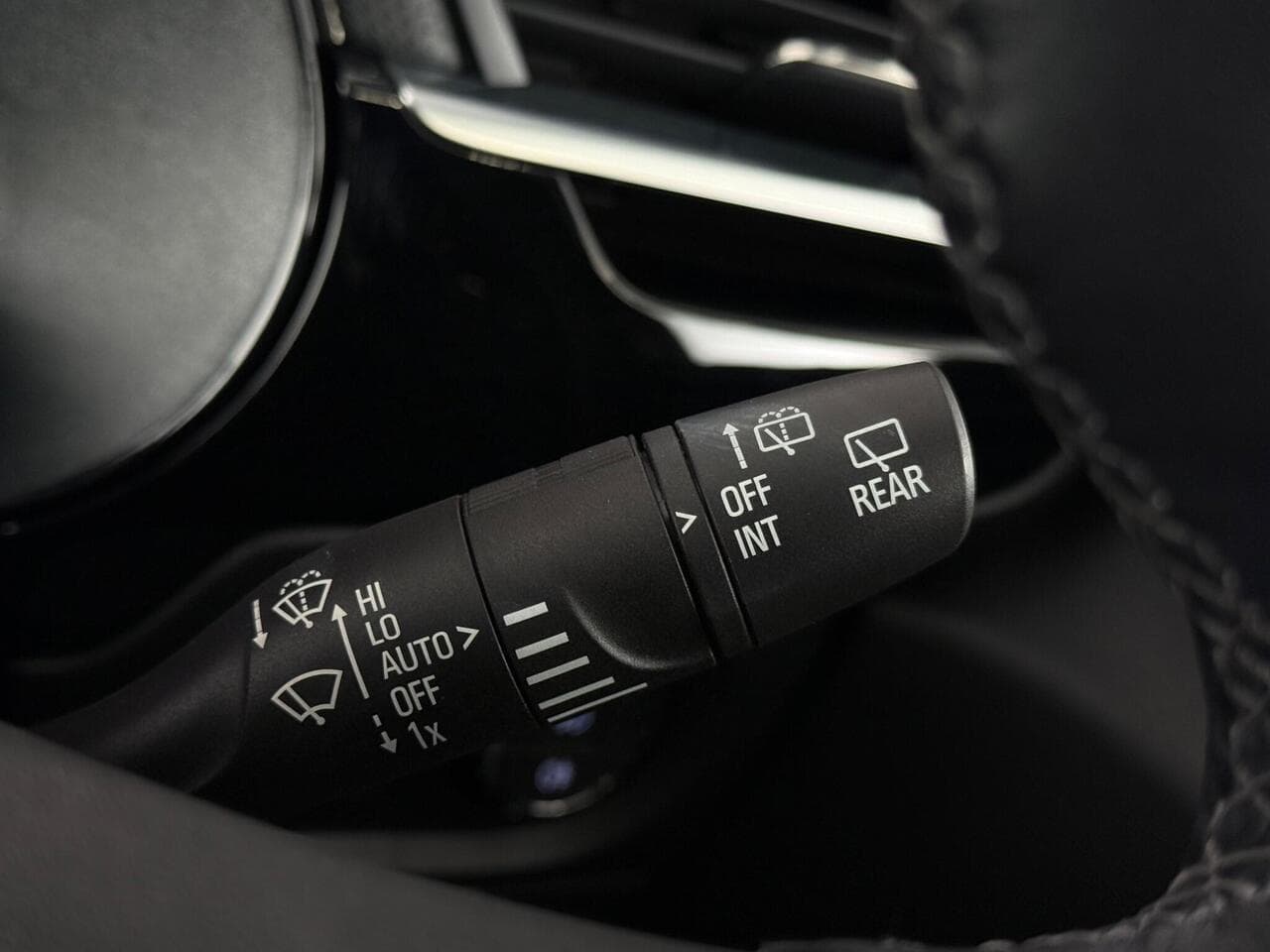 Vauxhall Corsa thumbnail Misc Controls