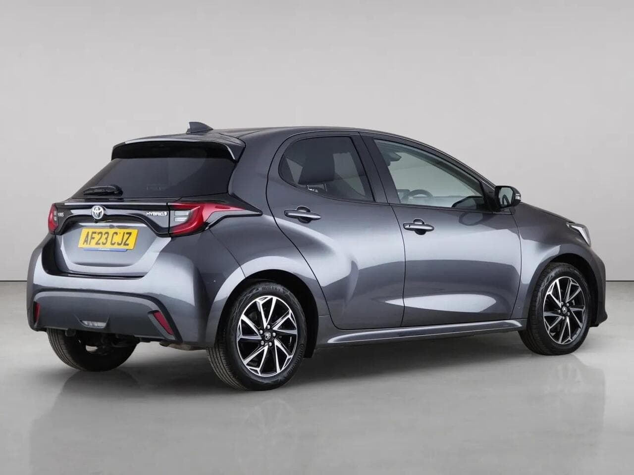 Toyota Yaris thumbnail Rear Right
